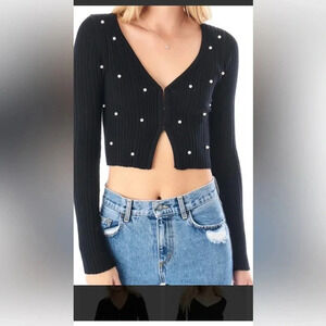 Millau LF Cardigan pearl detail